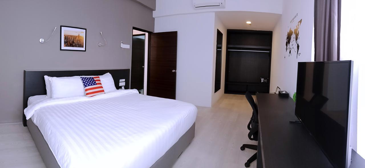 Manhattan 3*